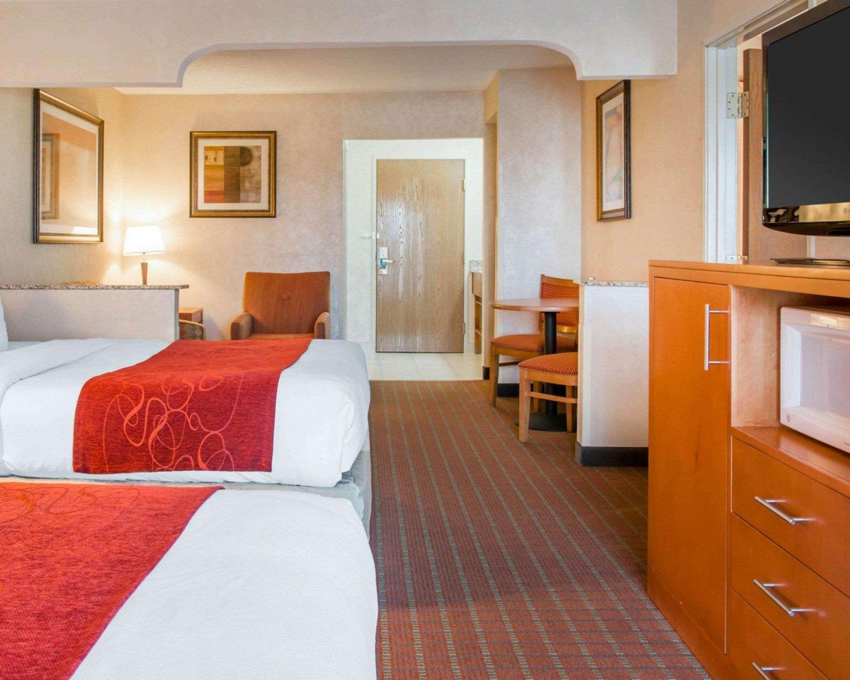 Comfort Suites Auburn Hills-Detroit Exteriör bild