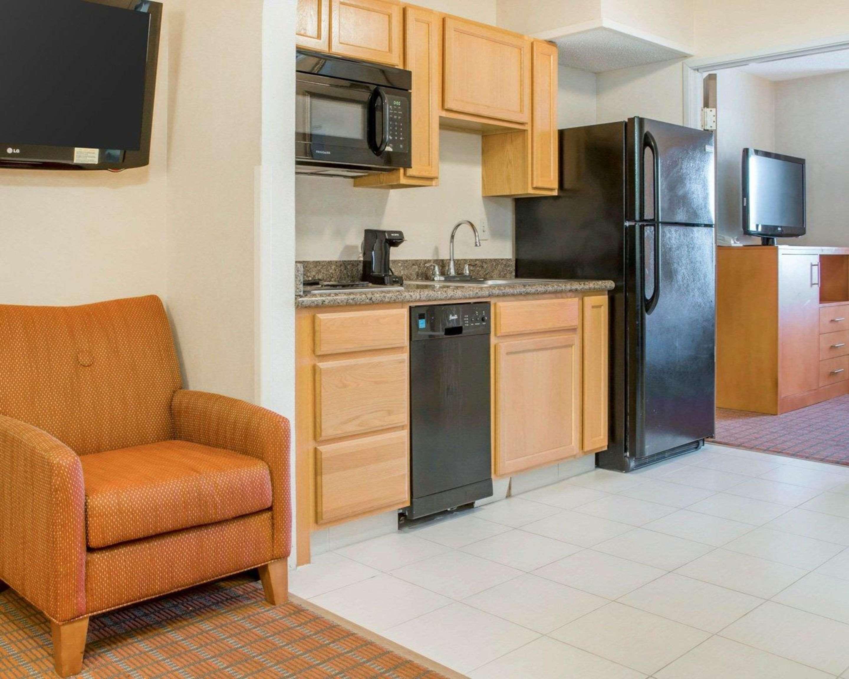 Comfort Suites Auburn Hills-Detroit Exteriör bild