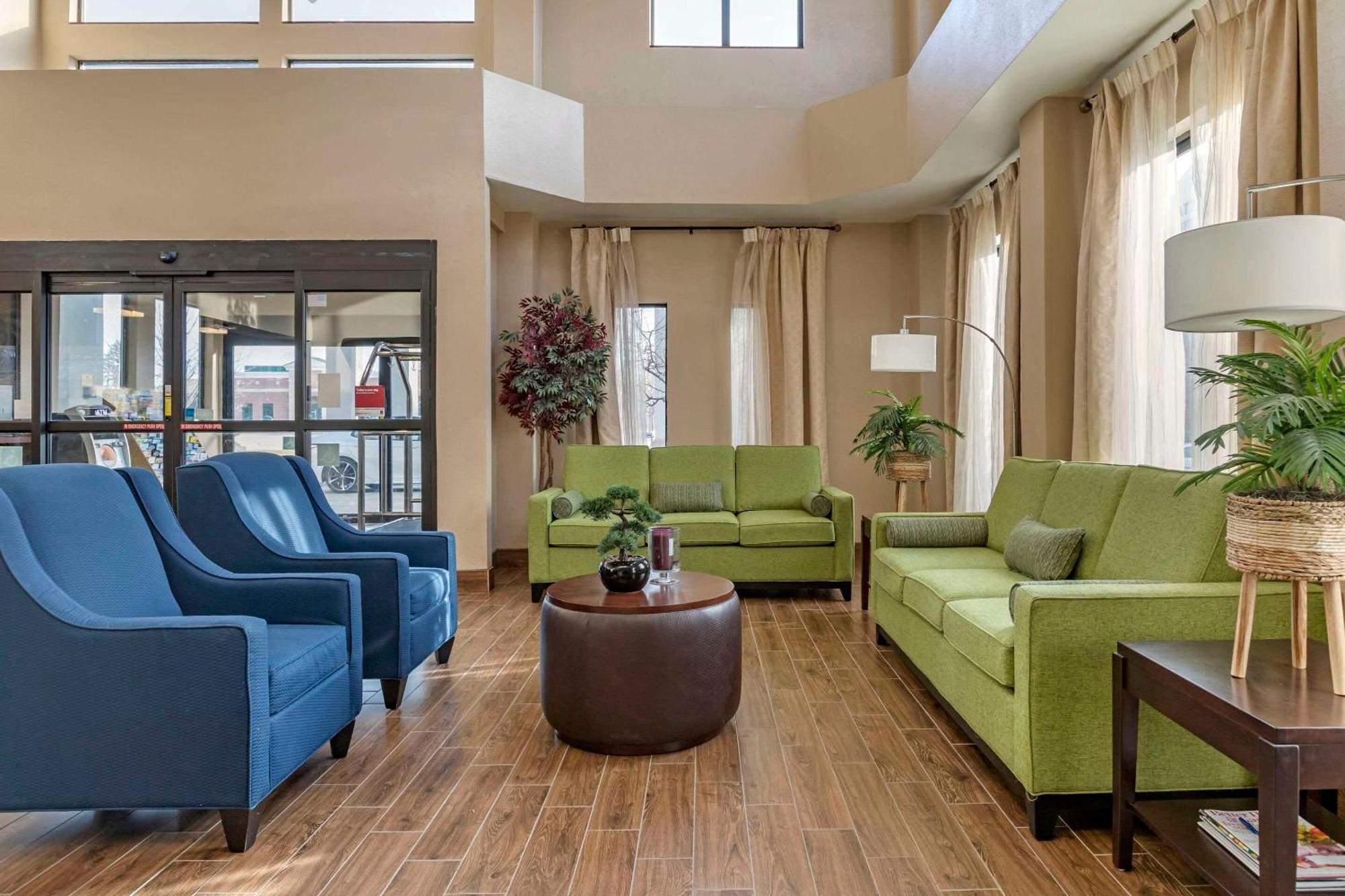 Comfort Suites Auburn Hills-Detroit Exteriör bild